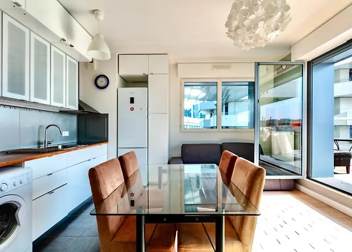 Moderne Avec Terrasse Lumineux Proche Transport Free Parking