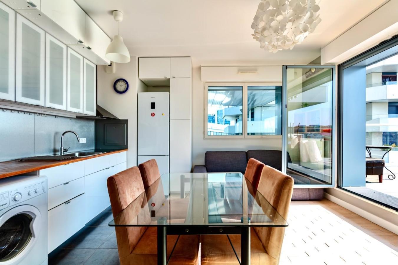 Homestay Moderne Avec Terrasse Lumineux Proche Transport Free Parking