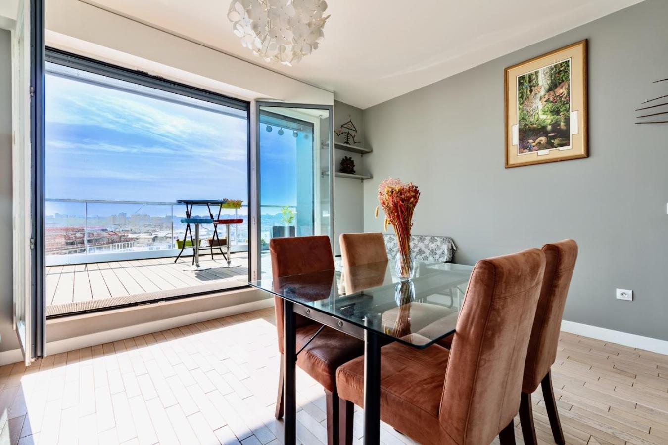 Moderne Avec Terrasse Lumineux Proche Transport Free Parking * Issy-les-Moulineaux