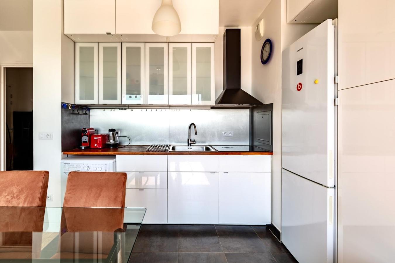 Moderne Avec Terrasse Lumineux Proche Transport Free Parking Homestay